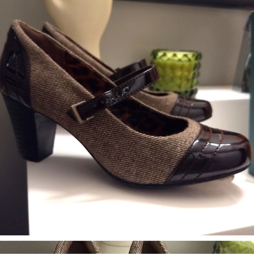 Clark’s 5.5 retro Mary Jane’s